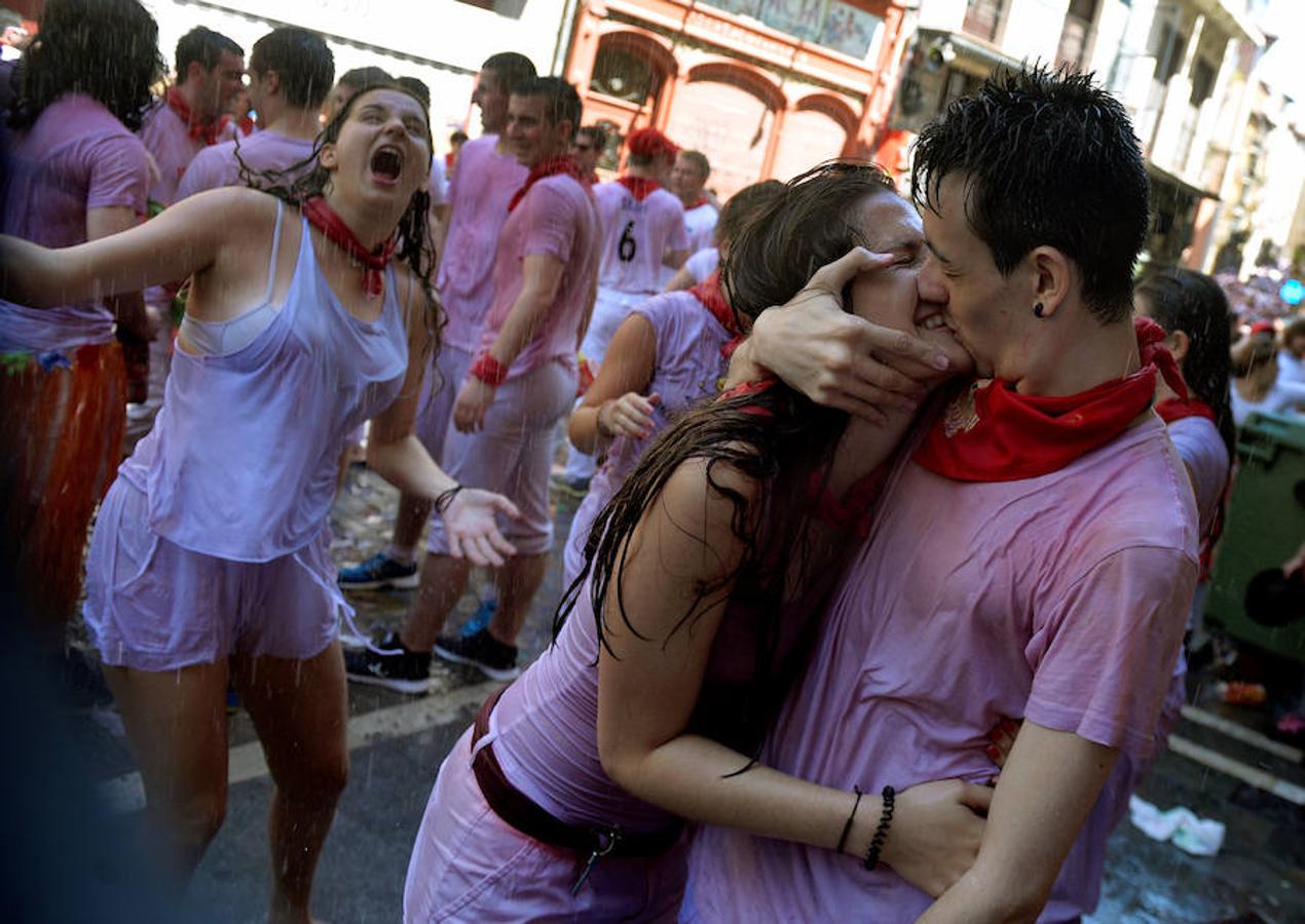 El &#039;chupinazo&#039; abre nueve días de celebración en Pamplona