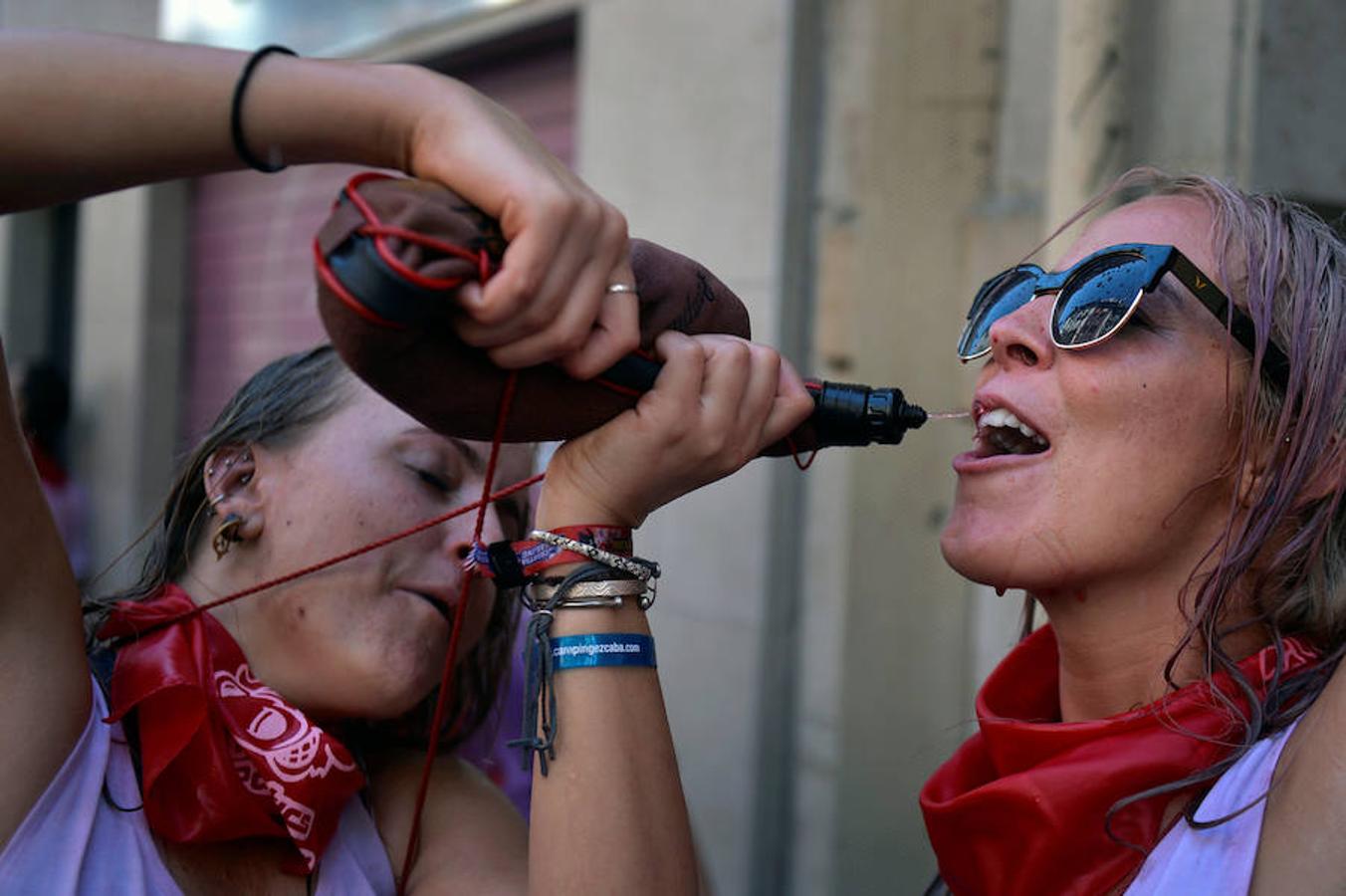 El &#039;chupinazo&#039; abre nueve días de celebración en Pamplona