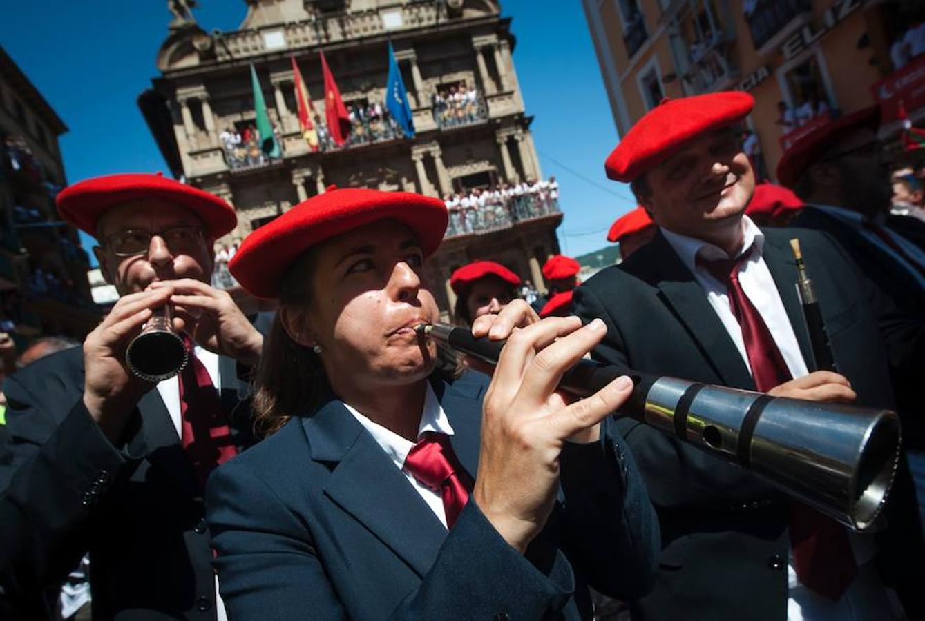 El &#039;chupinazo&#039; abre nueve días de celebración en Pamplona