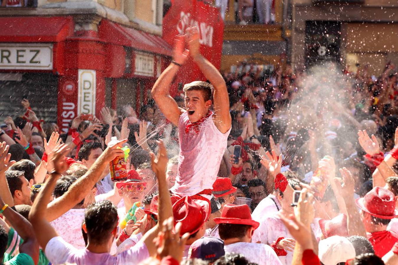 El &#039;chupinazo&#039; abre nueve días de celebración en Pamplona