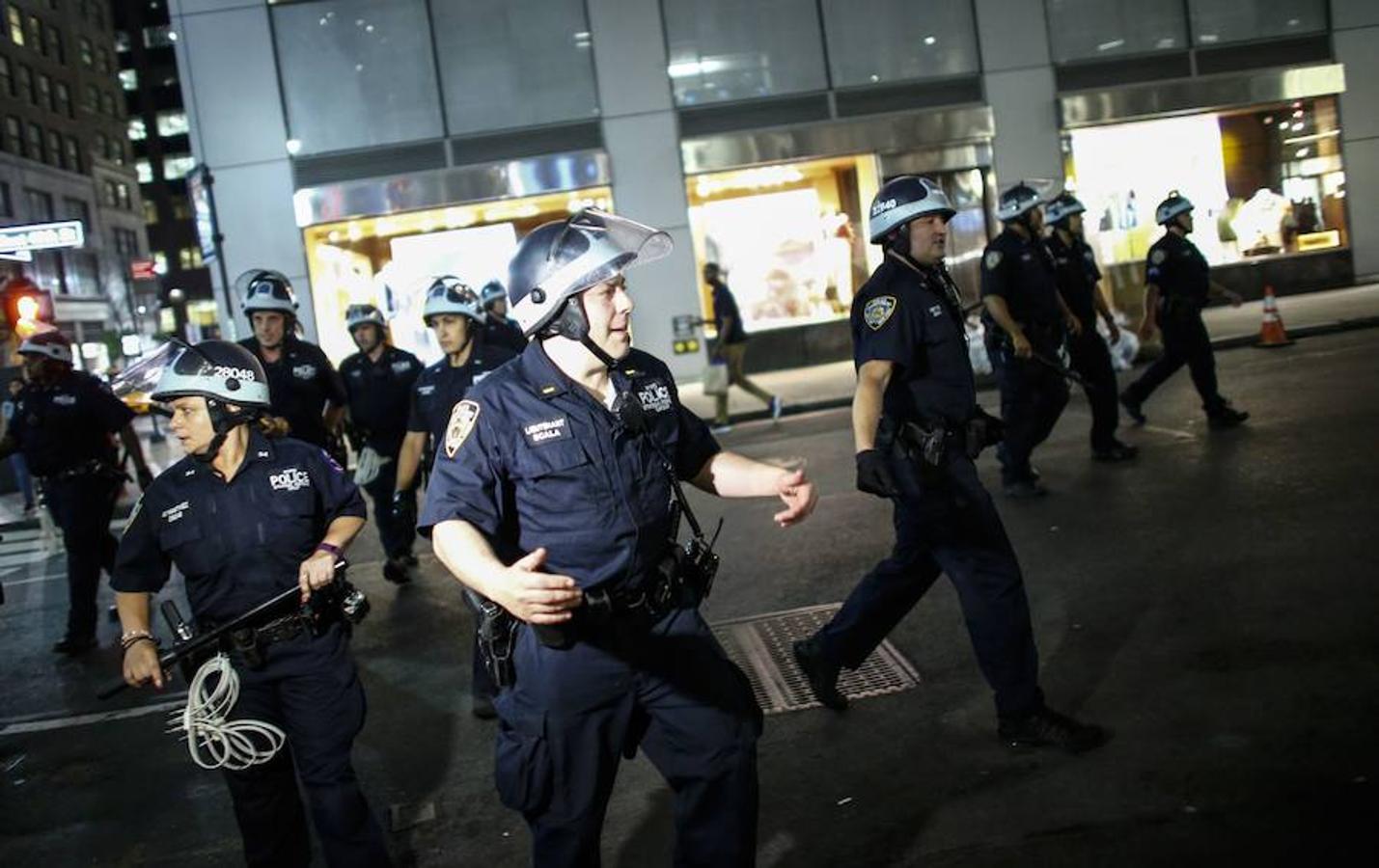 Miles de personas salen a la calle en EE UU contra la violencia policial