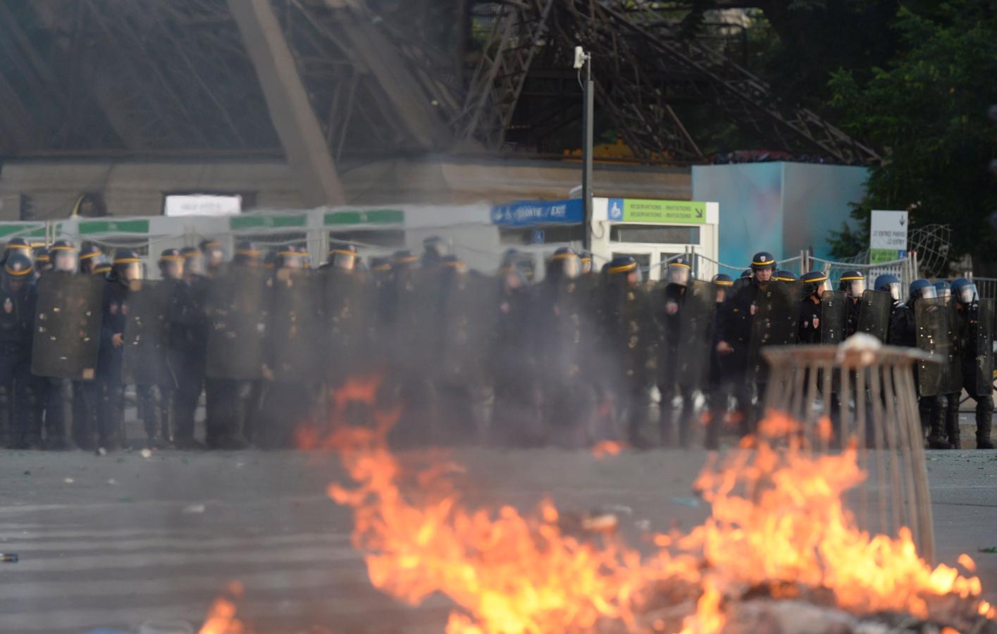 Imágenes de los altercados sucedidos en los alrededores del estadio