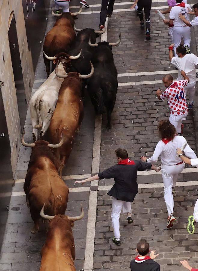 Quinto encierro de San Fermín rápido y limpio