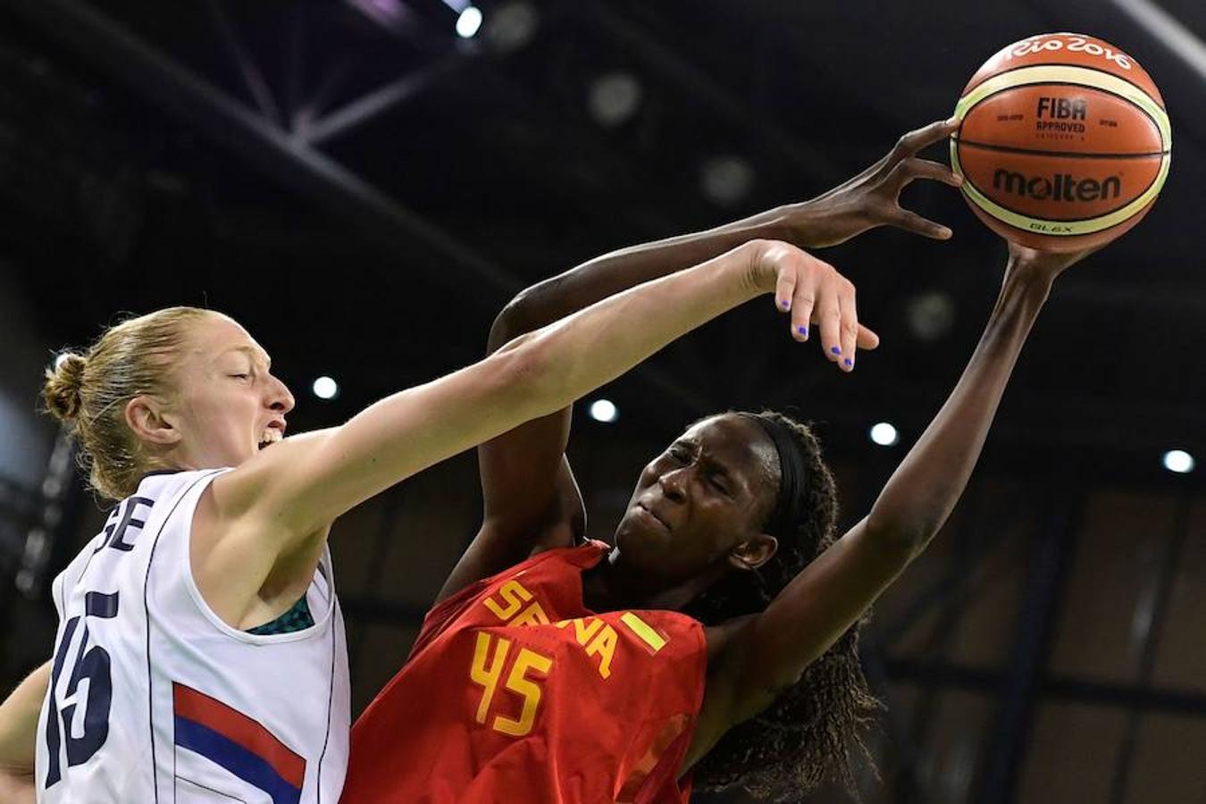 Las mejores imágenes del debut de España en baloncesto femenino