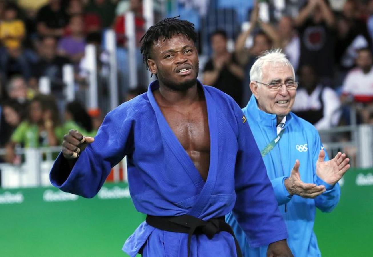 Las mejores imágenes de la victoria, en judo, del deportista refugiado Popole Misenga