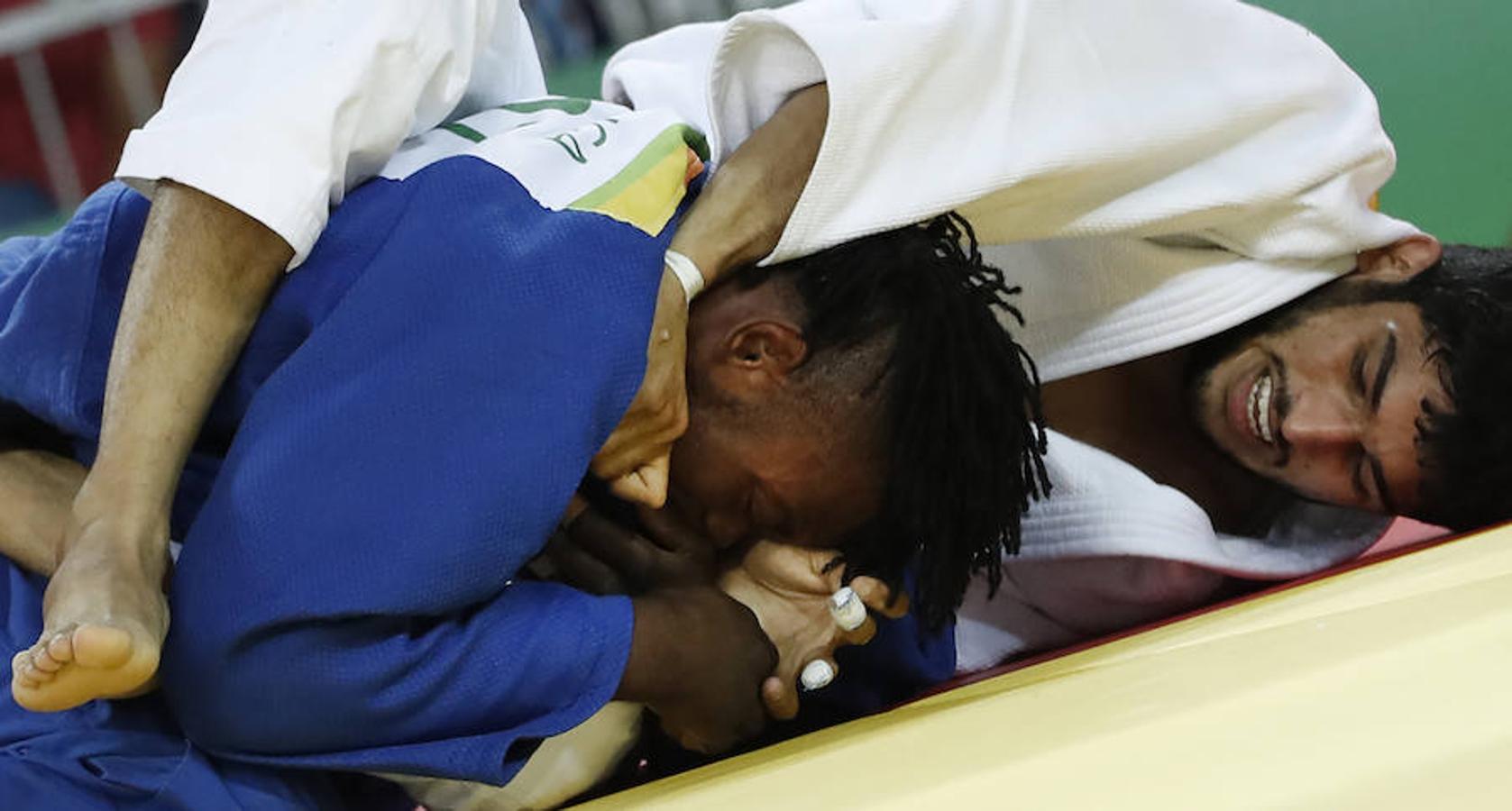 Las mejores imágenes de la victoria, en judo, del deportista refugiado Popole Misenga