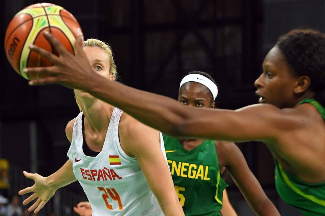 Las mejores imágenes del España - Senegal de baloncesto femenino