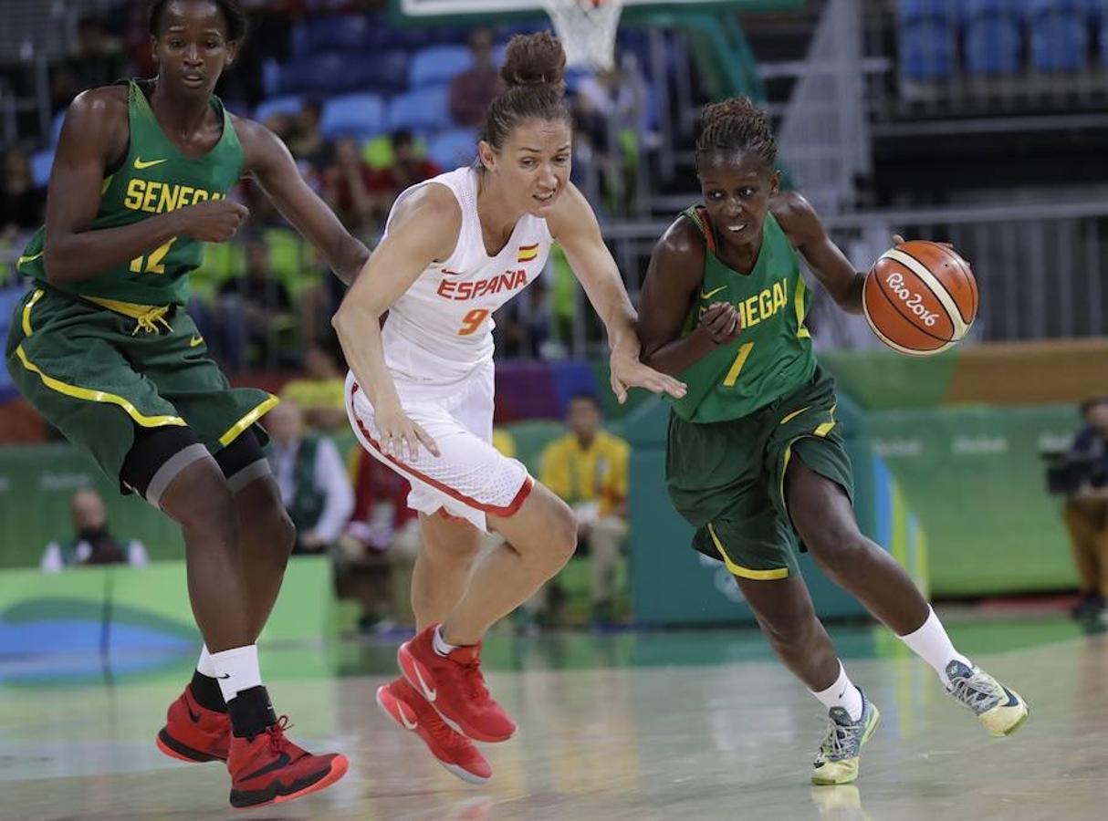 Las mejores imágenes del España - Senegal de baloncesto femenino