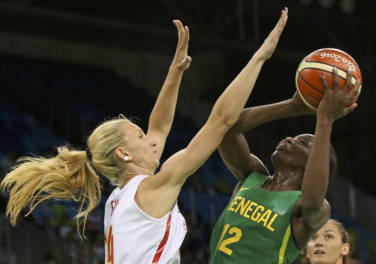 Las mejores imágenes del España - Senegal de baloncesto femenino