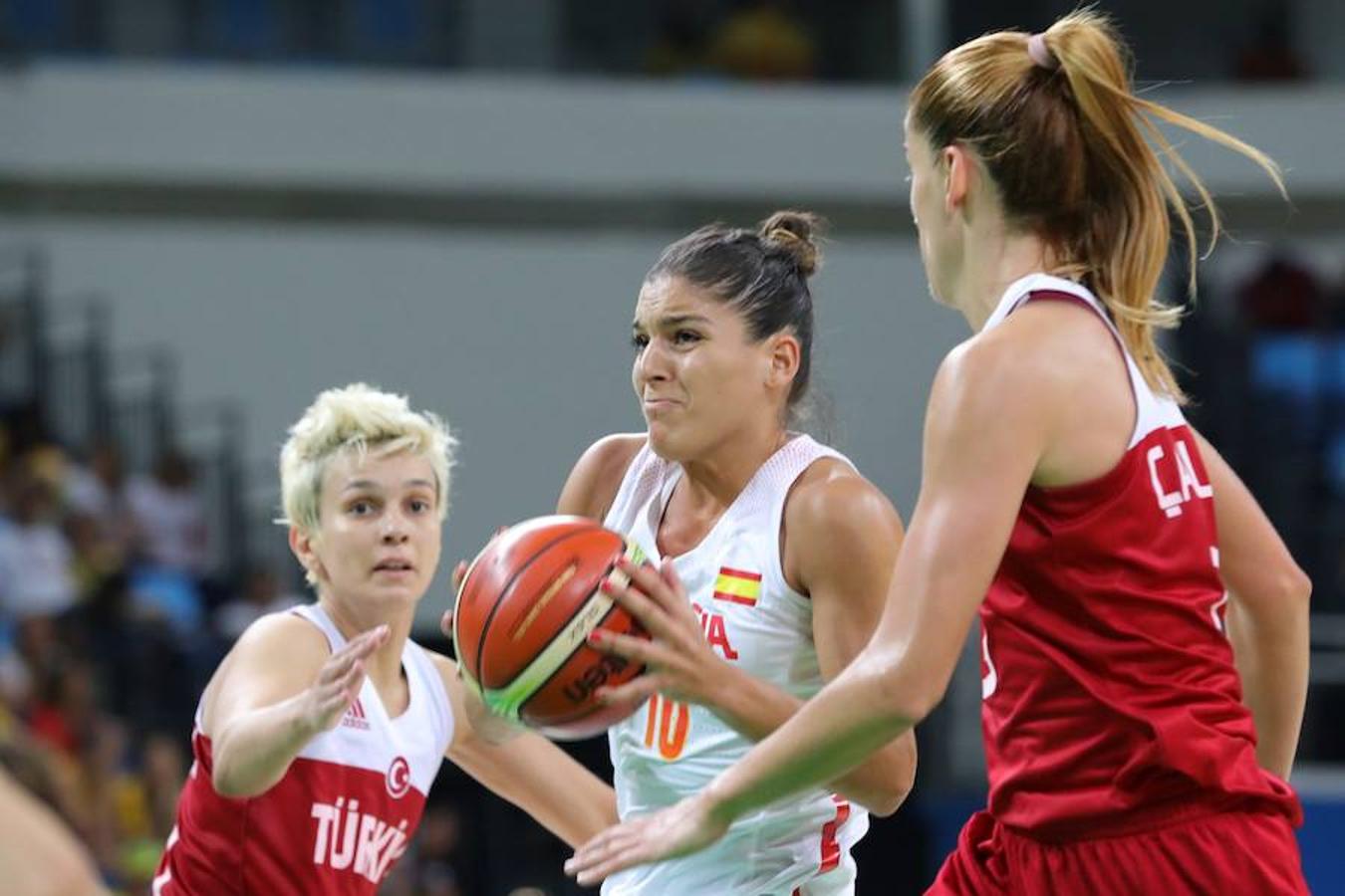 La selección femenina de baloncesto vence a Turquía