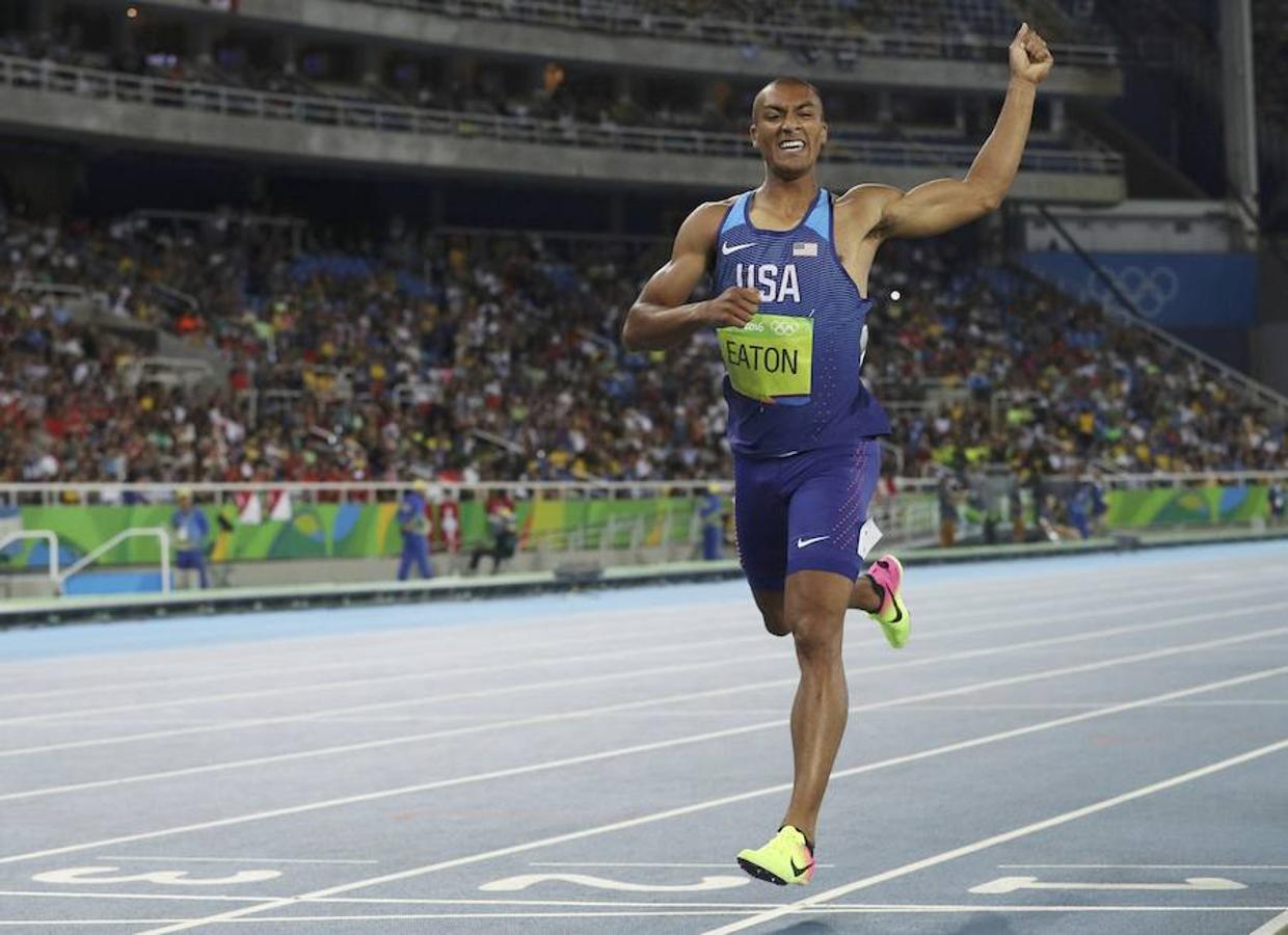 El estadounidense Ashton Eaton conserva la medalla dorada de decatlon