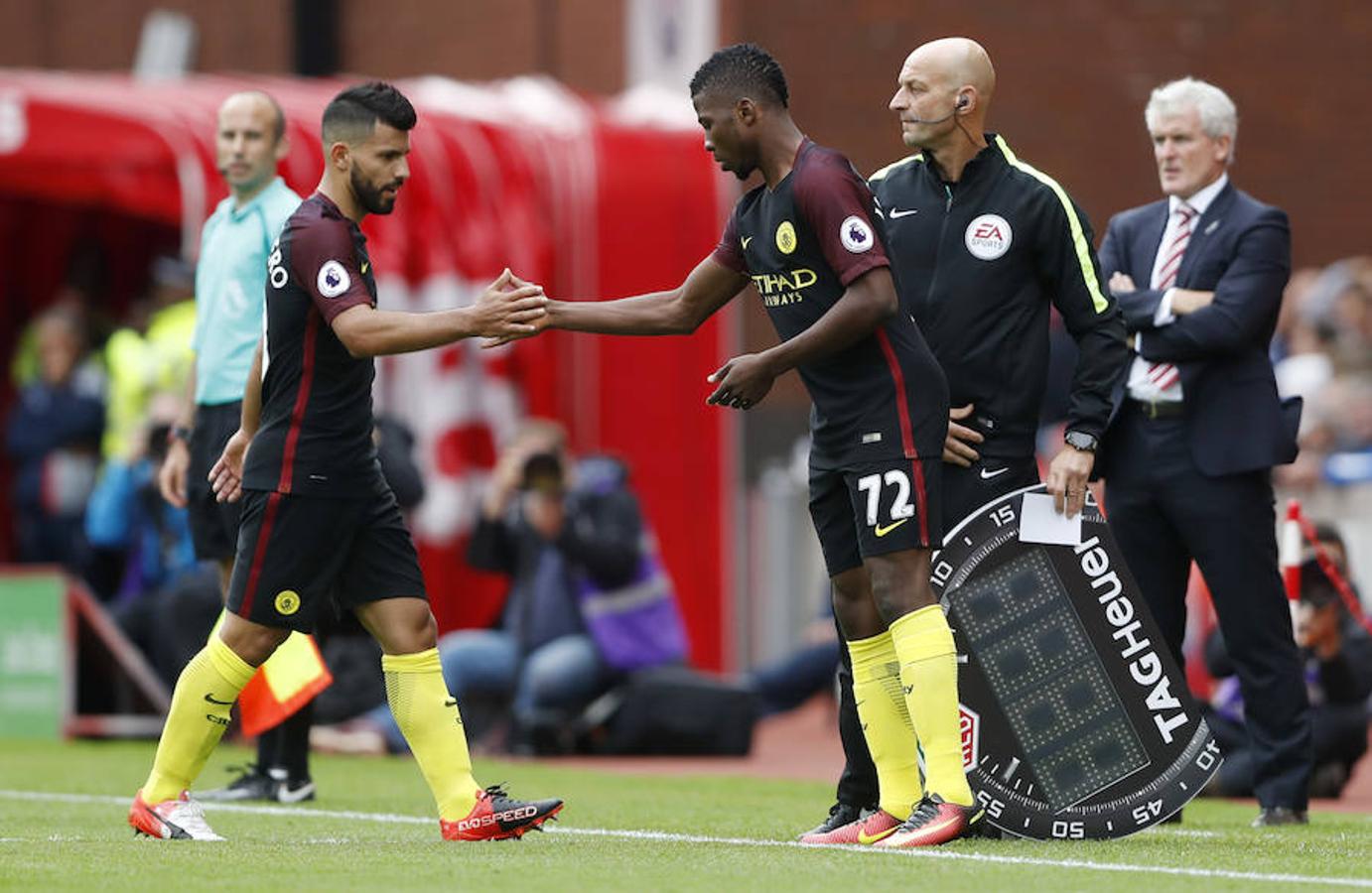 El Manchester City golea 4-1 al Stoke City