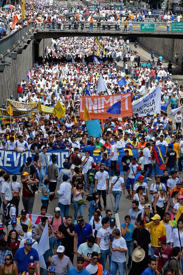 La oposición venezolana toma las calles de Caracas