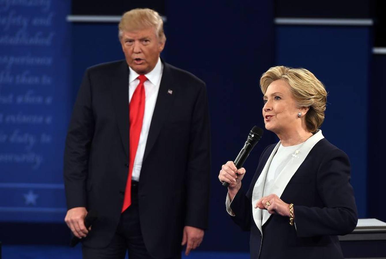 Clinton y Trump, durante el cara a cara.