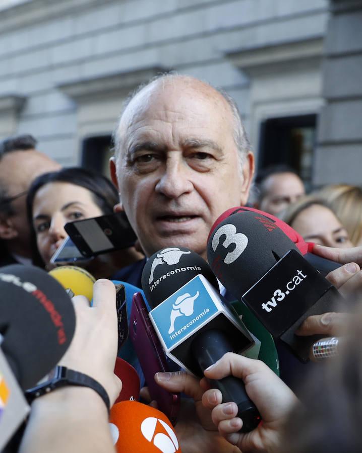 El ministro del Interior en funciones, Jorge Fernández Díaz, a su llegada al hemiciclo.