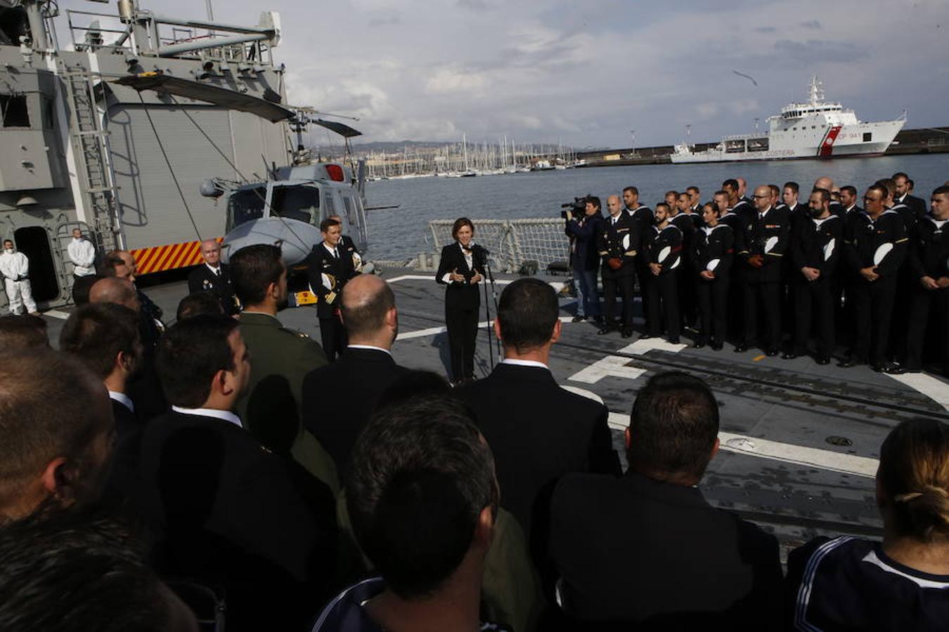 Cospedal visita a las tropas españolas destacadas en el Mediterráneo