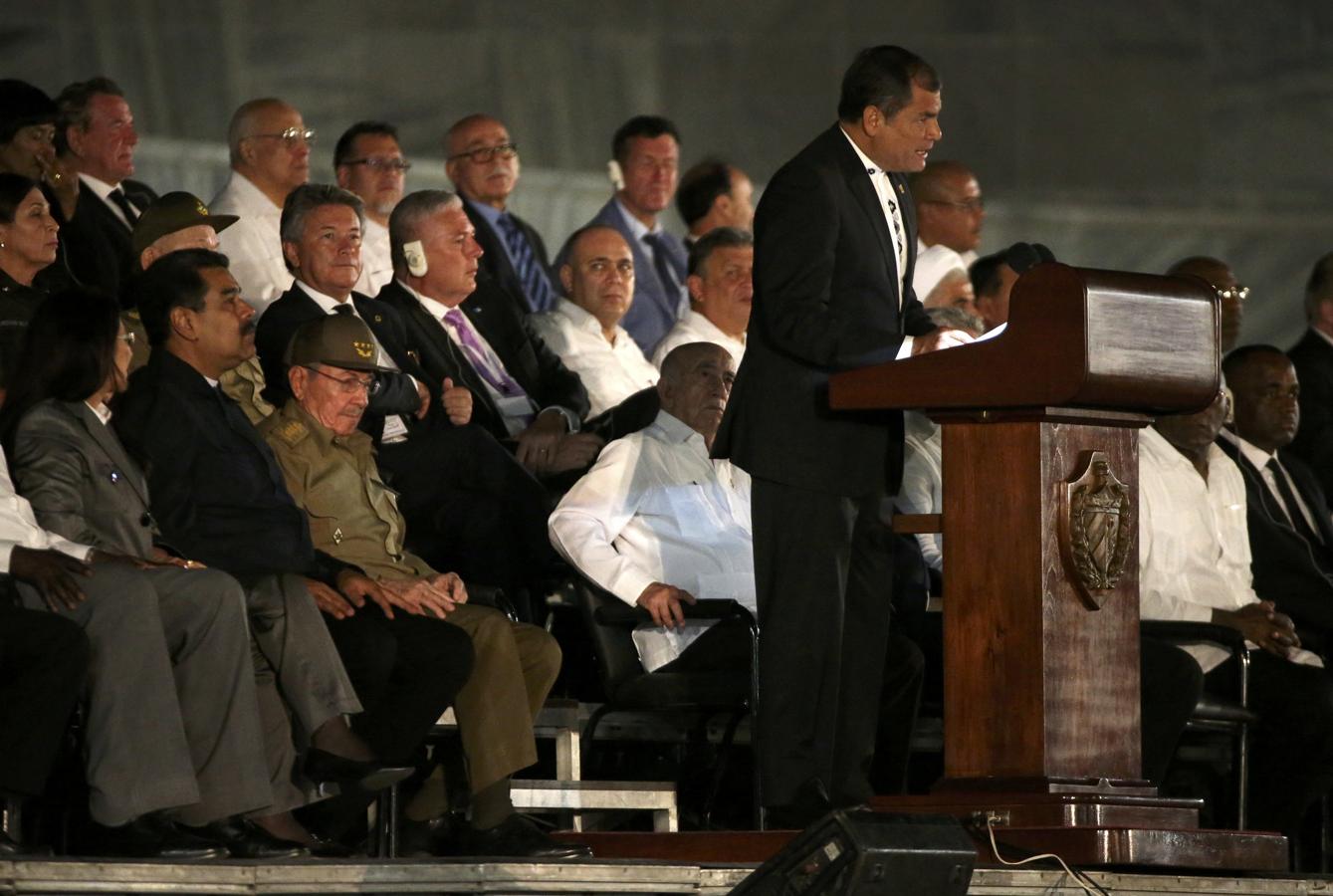 Multitudinario homenaje a Fidel