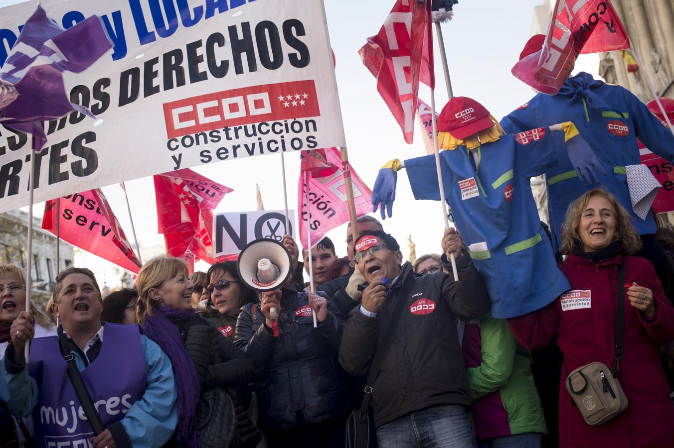 Los sindicatos se manifiestan por los recortes del Gobierno