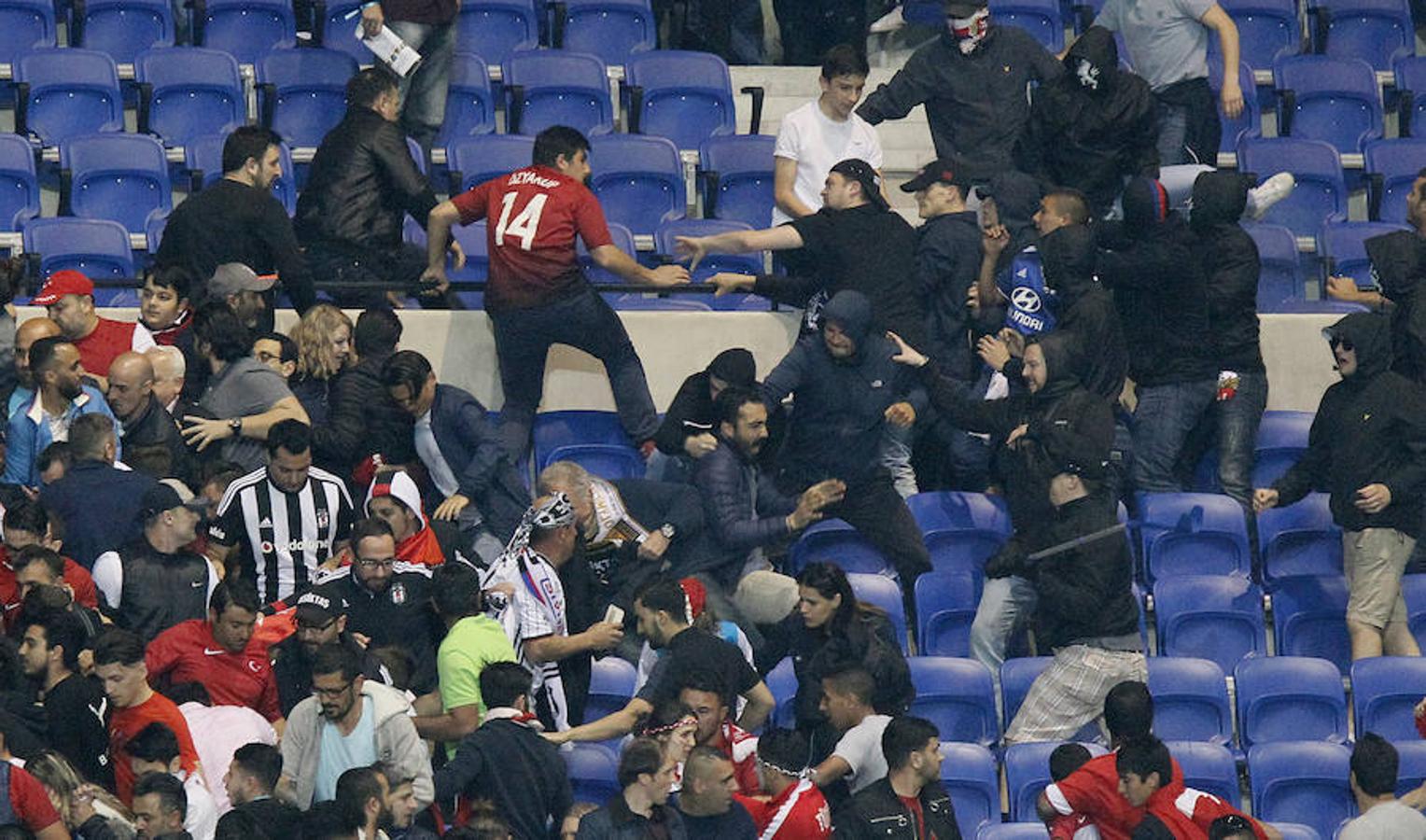 Violentos incidentes antes del Lyon-Besiktas