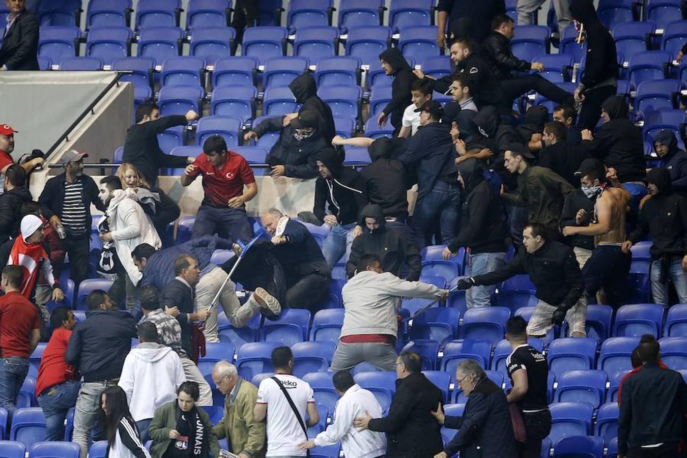 Violentos incidentes antes del Lyon-Besiktas