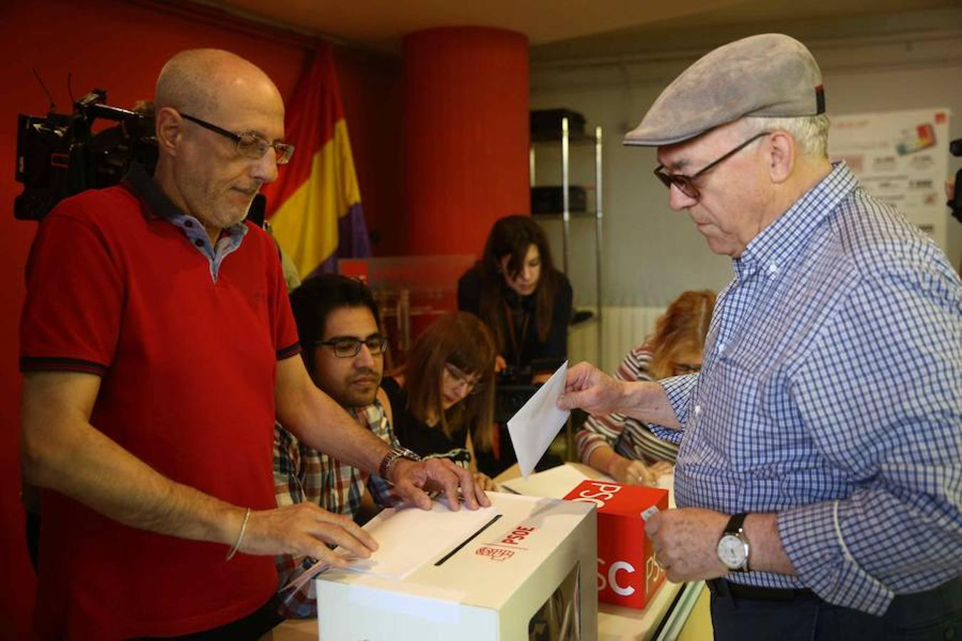 El PSOE decide su presente y su futuro