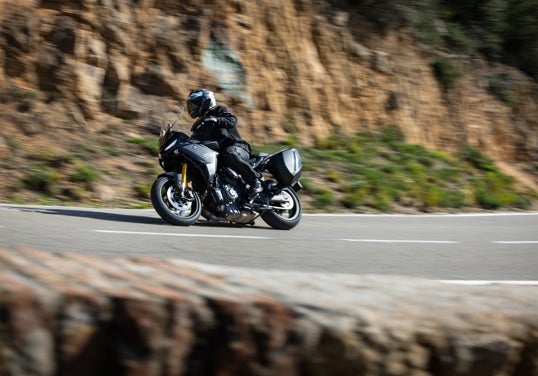 Prueba Yamaha Tracer 7 Y-AMT 2026