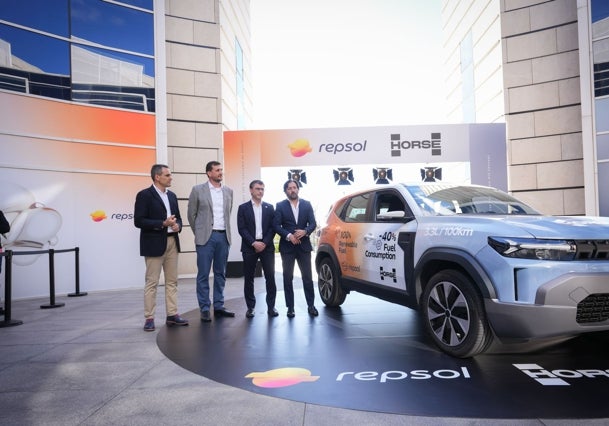 Javier Aríztegui, Director Industrial de Transformación de Repsol, Fermín Oliva, Advisor en Repsol Technology Lab, Jesús Francés, Director de Estrategia en Horse y Álvaro Fernández, Strategic Communications Director de Horse