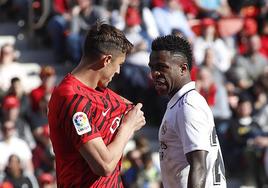 Vinicius y Raíllo se encaran en el choque de este domingo en Palma