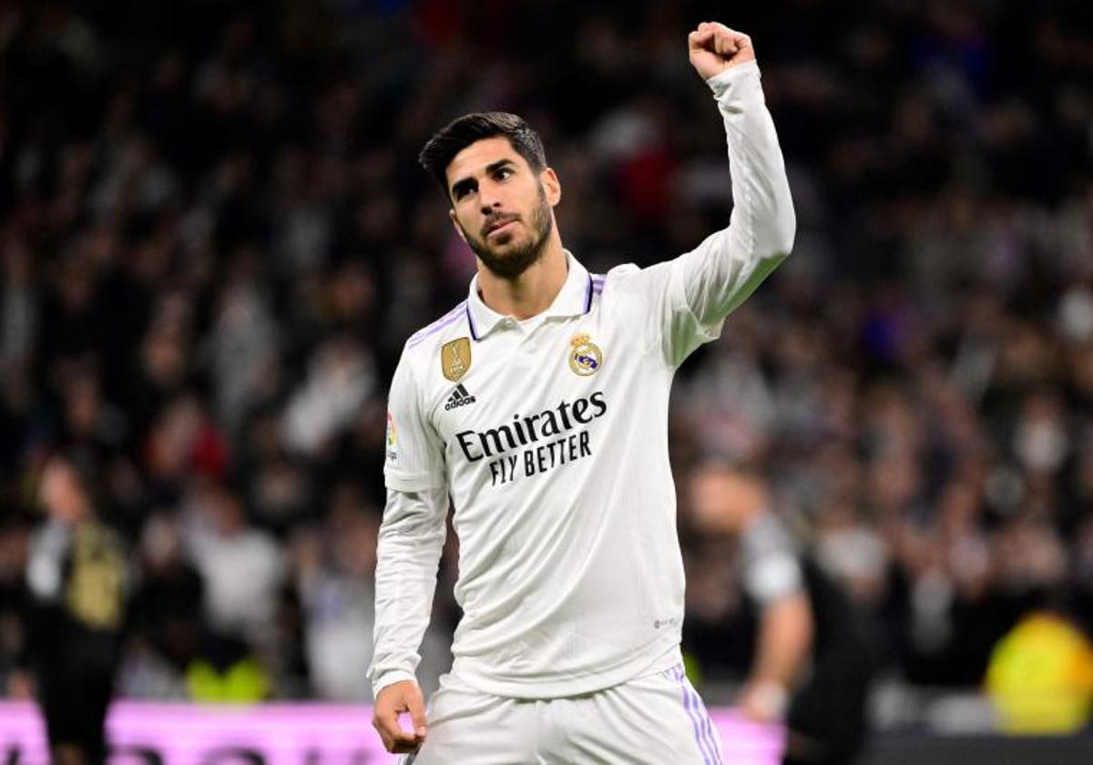 Marco Asensio celebra su gol ante el Elche.