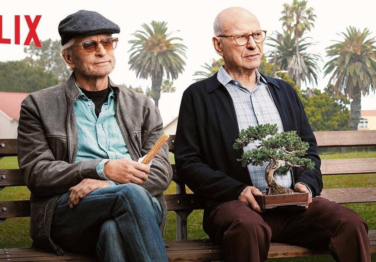 Los actores Michael Douglas (izquierda) y Alan Arkin en un acto promocional de la serie 'El método Kominsky'.