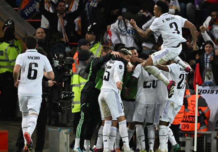 El Real Madrid aterroriza a Europa con la hoz y el martillo