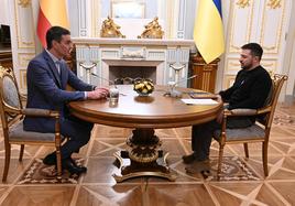 Pedro Sánchez, este jueves, con con Volodímir Zelenski.