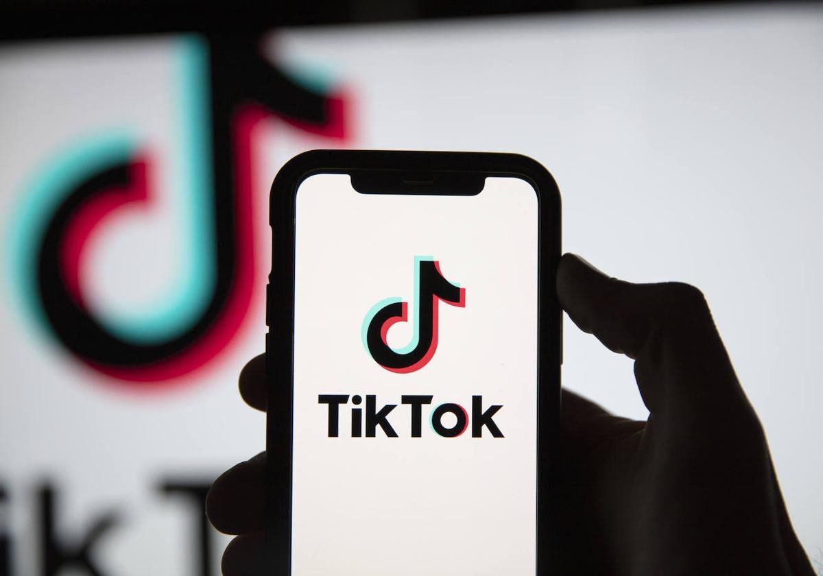 La Comisión Europea prohíbe a sus trabajadores descargarse TikTok por «razones de seguridad»