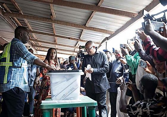 Peter Obi votando este sábado