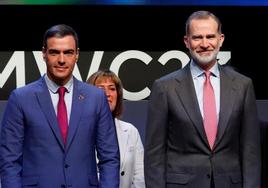 El rey Felipe VI y Pedro Sánchez en el mobile.