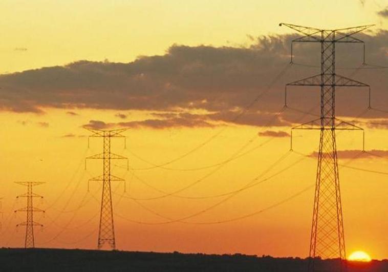 Red Eléctrica gana 664 millones, un 2,3% menos, por las tarifas del transporte