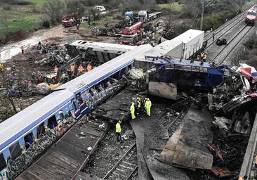 El accidente ferroviario de Grecia desata la indignación en el país por el estado de la infraestructura