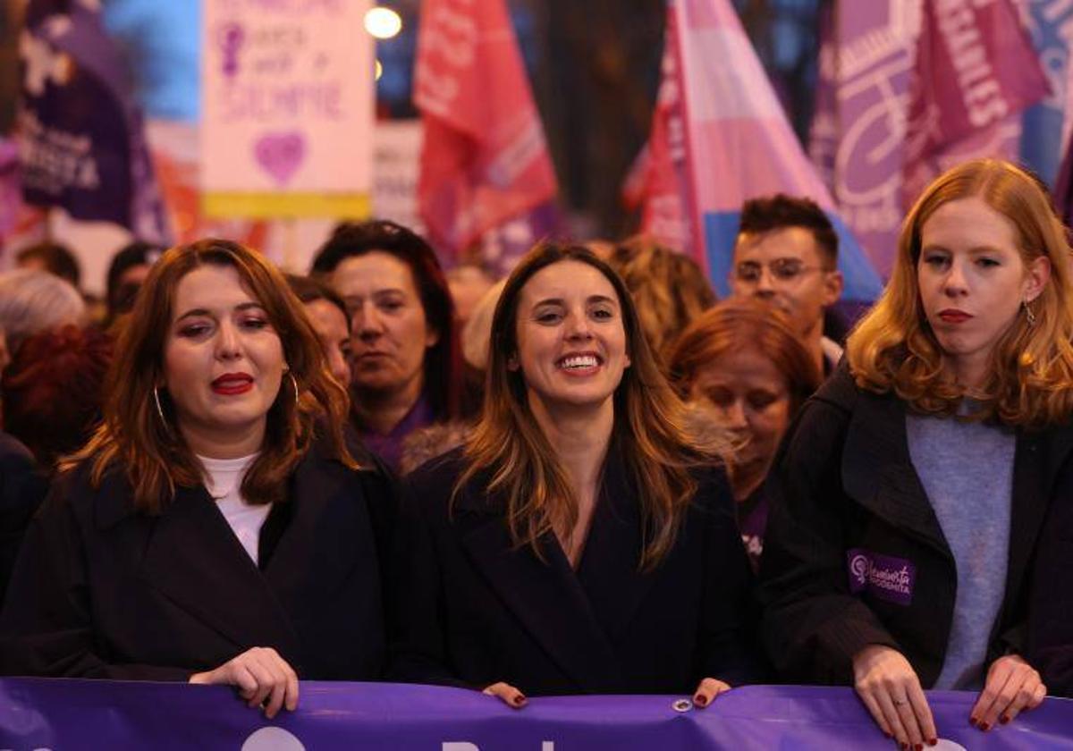 Ángela Rodríguez, Irene Montero y Lilith Verstrynge en la manifestación del 8M de Madrid.