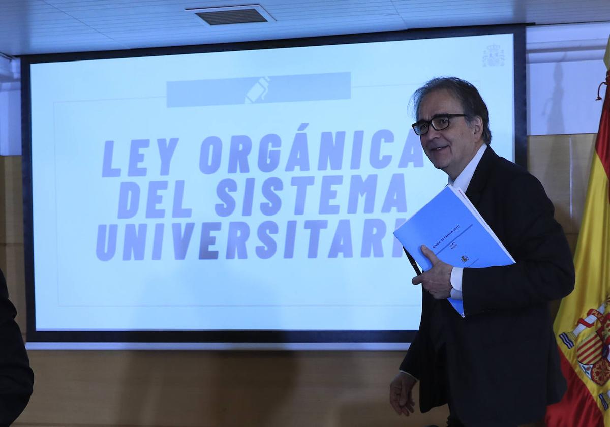 El ministro de Universidades, Joan Subirats, durante la presentación del texto de la LOSU que remitió al Congreso la primavera pasada.