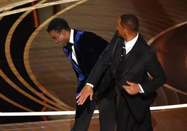 Chris Rock sigue sin disculpar a Will Smith un año después del bofetón en los Oscar | El Correo