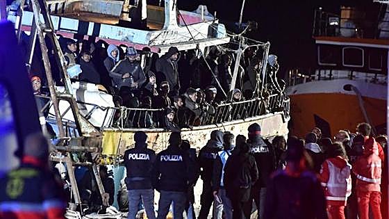 Al menos treinta migrantes desaparecen en un nuevo naufragio en el Mediterráneo