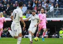 Nacho asiste a Asensio en el tercer gol del Real Madrid ante el Espanyol.