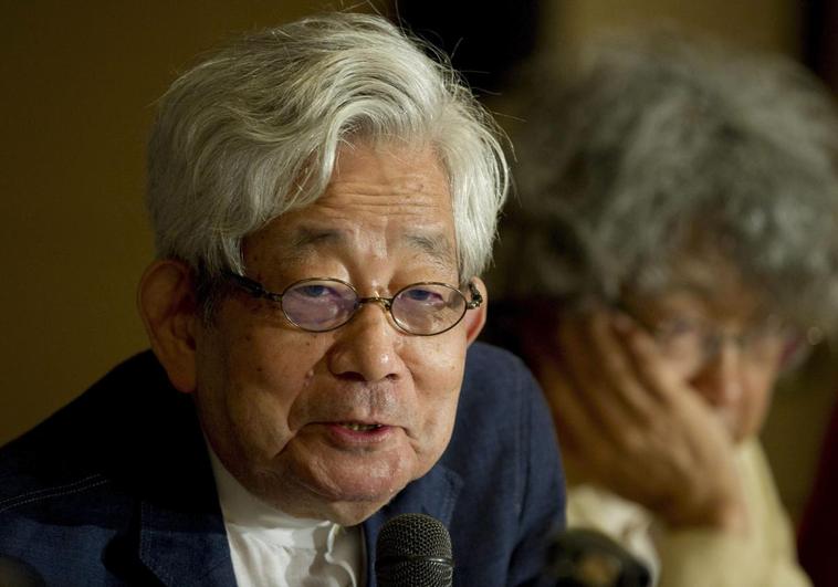 Muere Kenzaburo Oé, escritor japonés con alma europea, crítico y pacifista