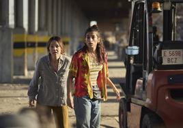 Camila Sodi y Carolina Yuste son Cata y Desi en 'Sin huellas'.
