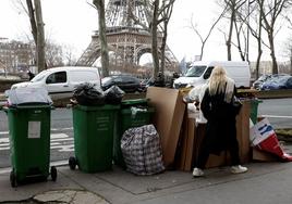 La huelga en el servicio de recogida de basuras acumula ya más de 5.000 toneladas en las calles de París.