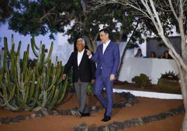 El primer ministro de Portugal, Antonio Costa, y el presidente del Gobierno, Pedro Sánchez, visitan este martes la casa museo de José Saramago en Lanzarote.