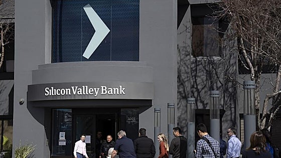 La quiebra de Silicon Valley Bank desata un terremoto en la transición ecológica de Estados Unidos