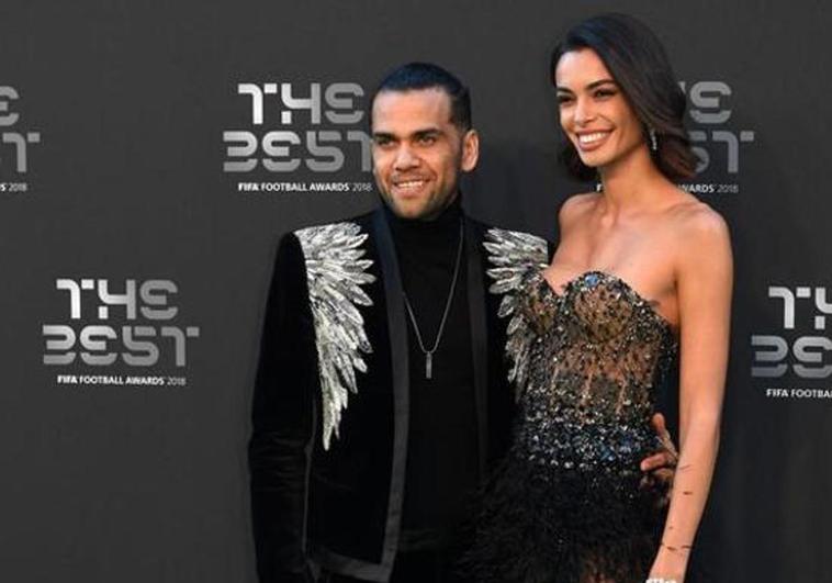 Dani Alves y Joana Sanz.