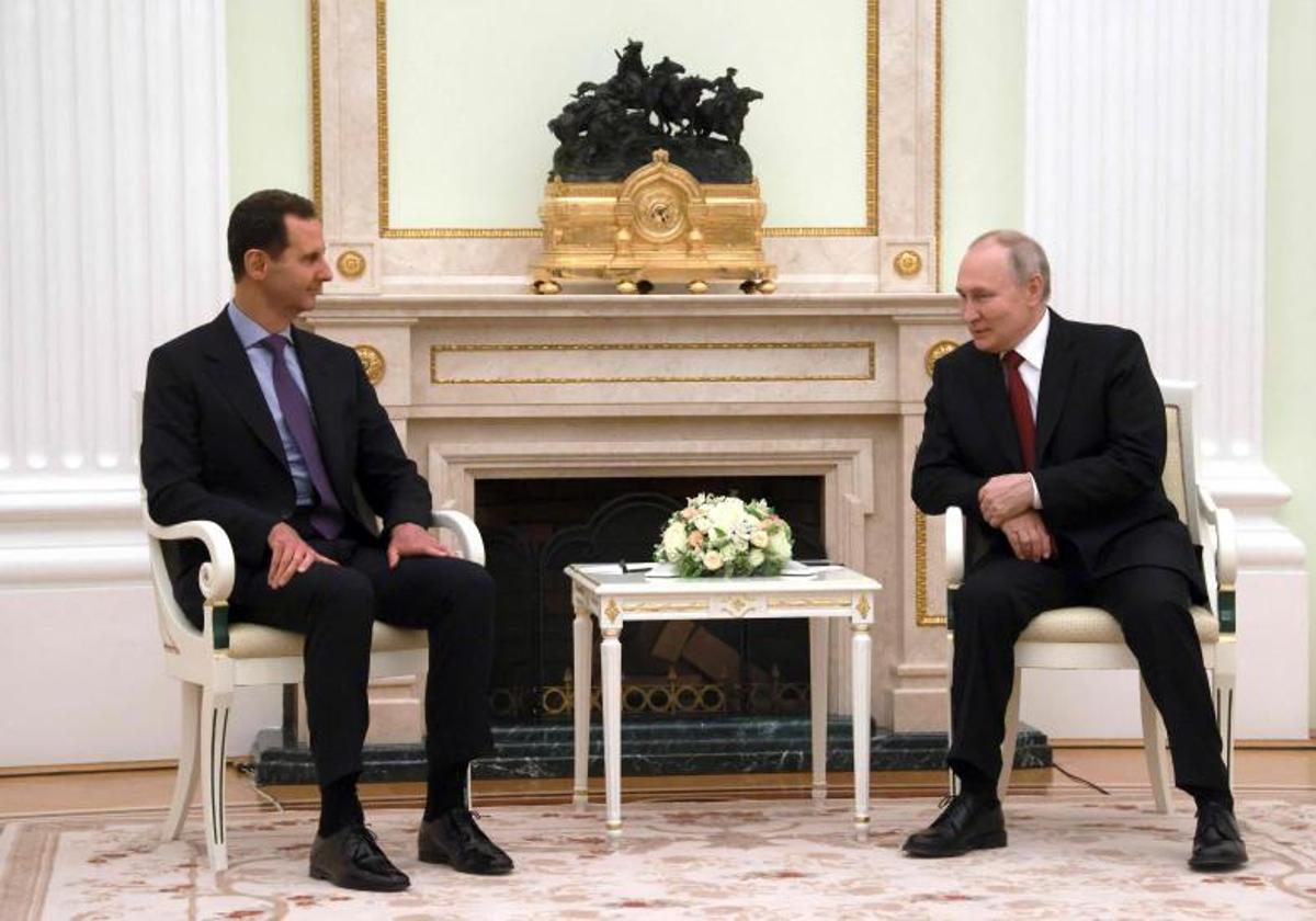 El presidente ruso, Vladímir Putin, con su homólogo sirio, Bashar al Assad, este miércoles en el Kremlin.