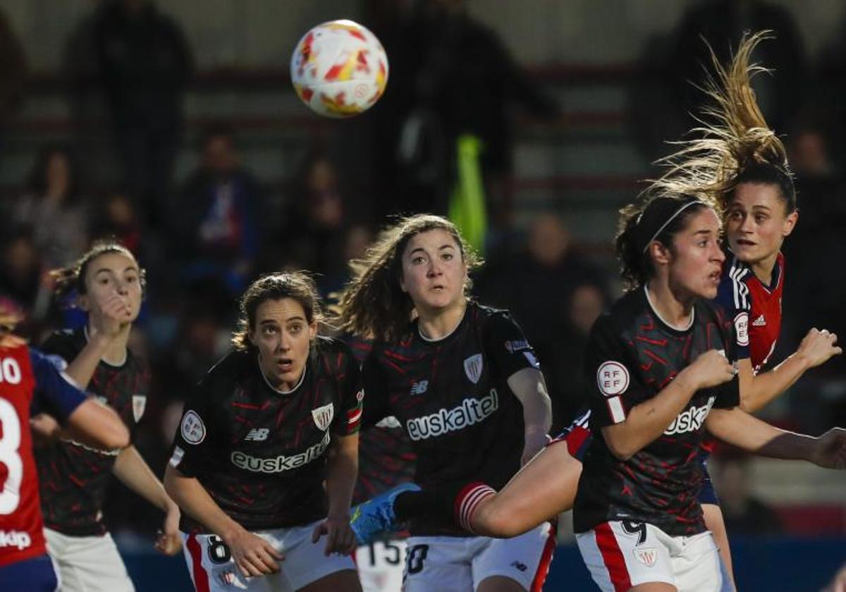 Imagen de un partido entre el Athletic y Osasuna en la Copa de la Reina.